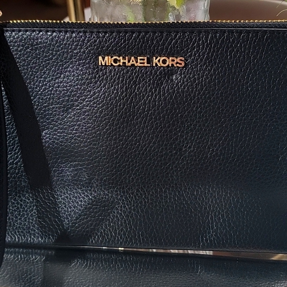 Michael Kors Jet Set Bedford Large Pebbled Leather Clutch Wristlet - Picture 2 of 11